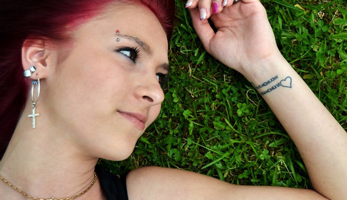 gramática Dureza frecuencia 12 ideas de tatuajes pequeños para mujeres y su significado - COSMO